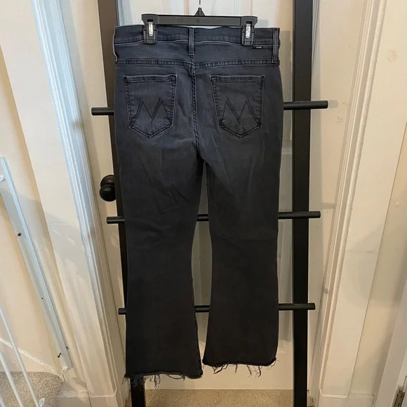 MOTHER The Weekender Fray Black Denim Jeans - Picture 6 of 10